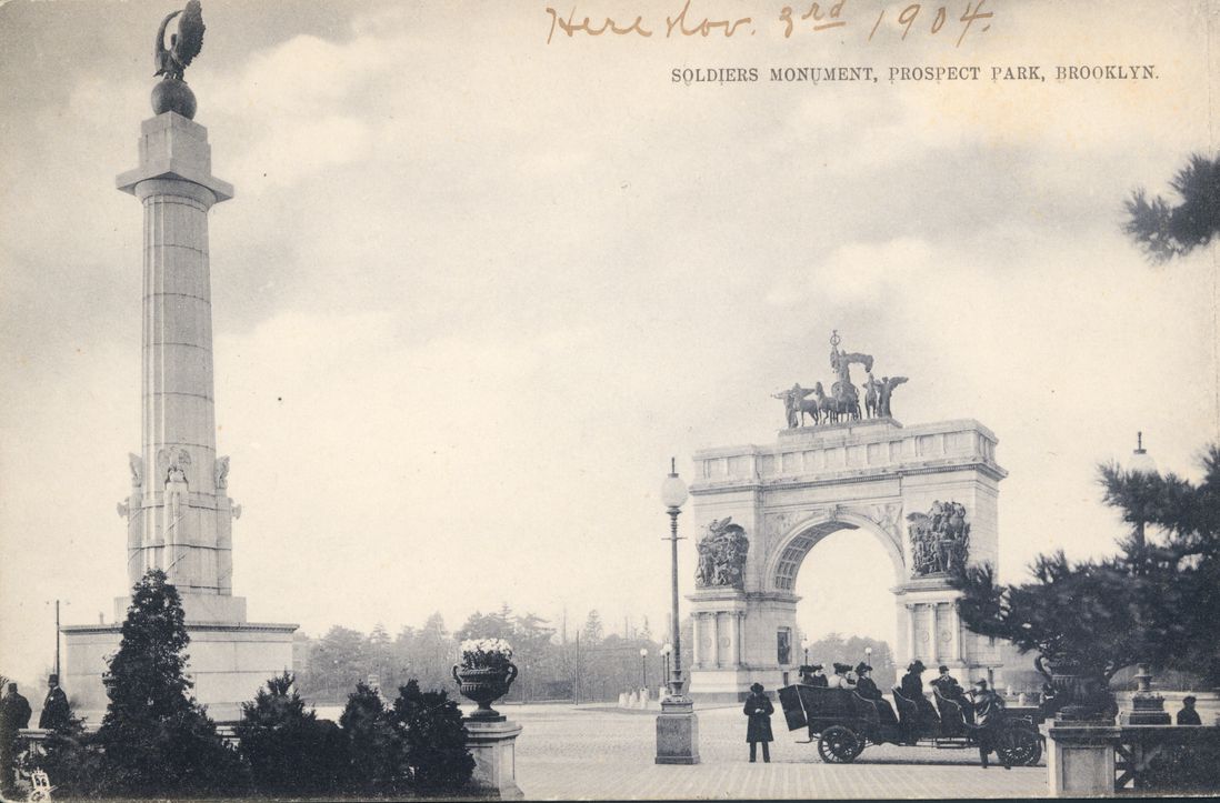 A black and white postcard from 1904 showing the arch